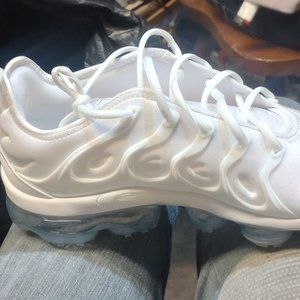 Vapormax brand new in box